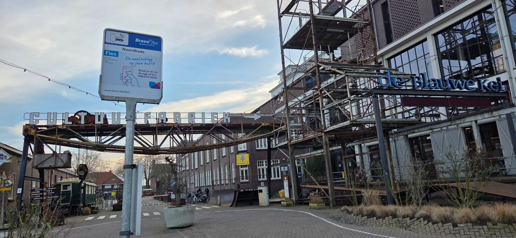 Bravoflex halte Noordkade voorzijde