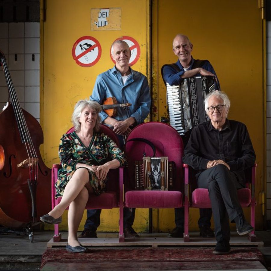 Muzikanten in kleedkamersetting