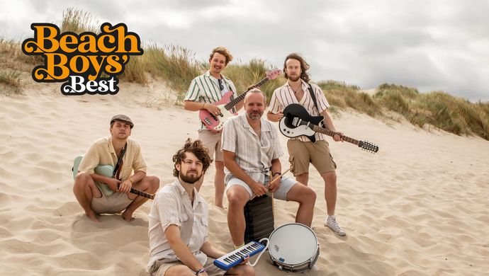 Muzikanten Beach Boys' Best op het strand
