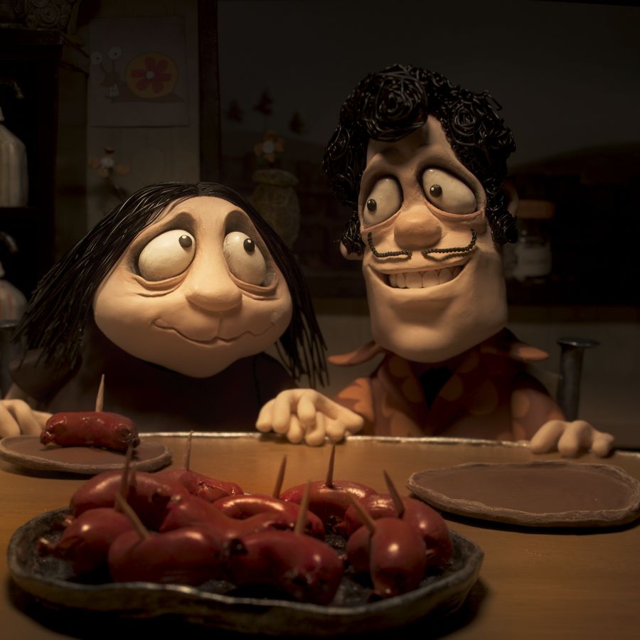 Animatiefiguren aan keukentafel